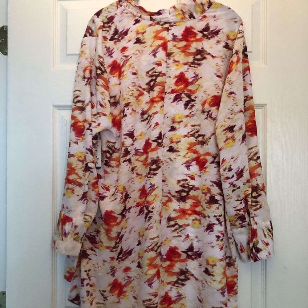 NWT Women’s Vowen V-neck Long Sleeve Tunic Top Size 1X