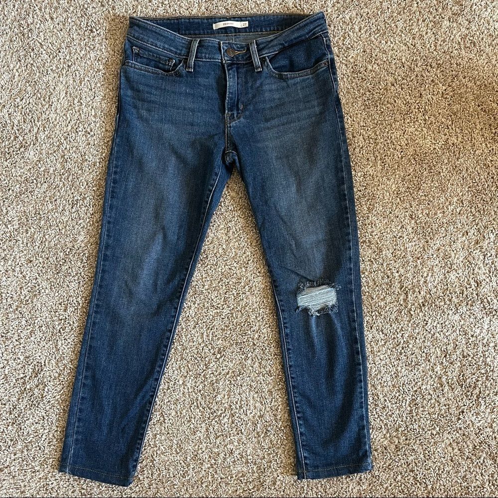 Levi’s 711 Skinny Distressed Ankle Jeans Size 27
