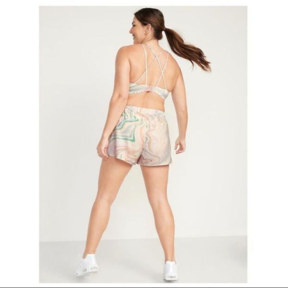 Old Navy Mid-Rise StretchTech Dolphin-Hem Running Athletic Shorts NWT Size Large