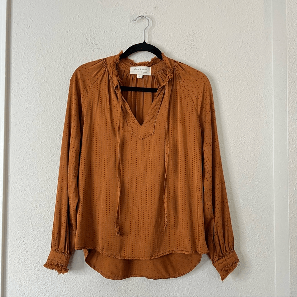 Cloth & Stone Ruffle Long Sleeve Blouse Size Small Dotted