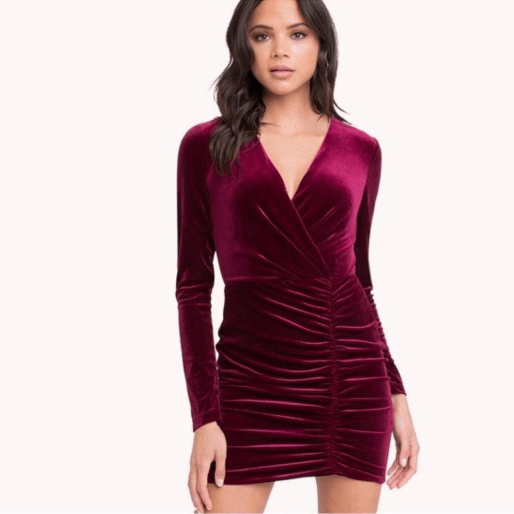 BLACK HALO l Maroon Velvet Long Sleeve V Neck Mini Cocktail Bodycon Dress Size 0