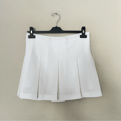 Aritzia Babaton Hathaway Pleated Tennis Skirt in White Size 2