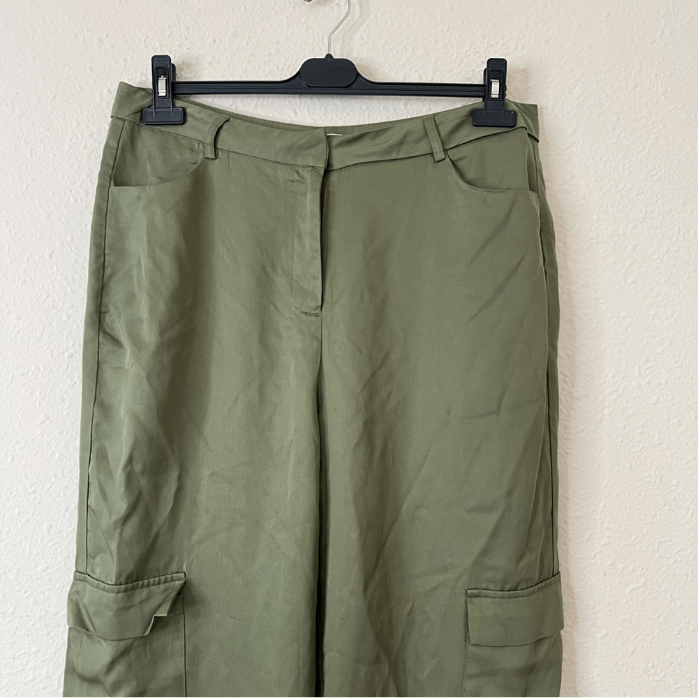 Revolve Superdown Mae Cargo Pant in Olive NEW Size XL