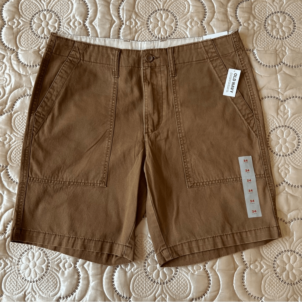 Old Navy Lived-In Straight Cargo Khaki Shorts NEW Size 34