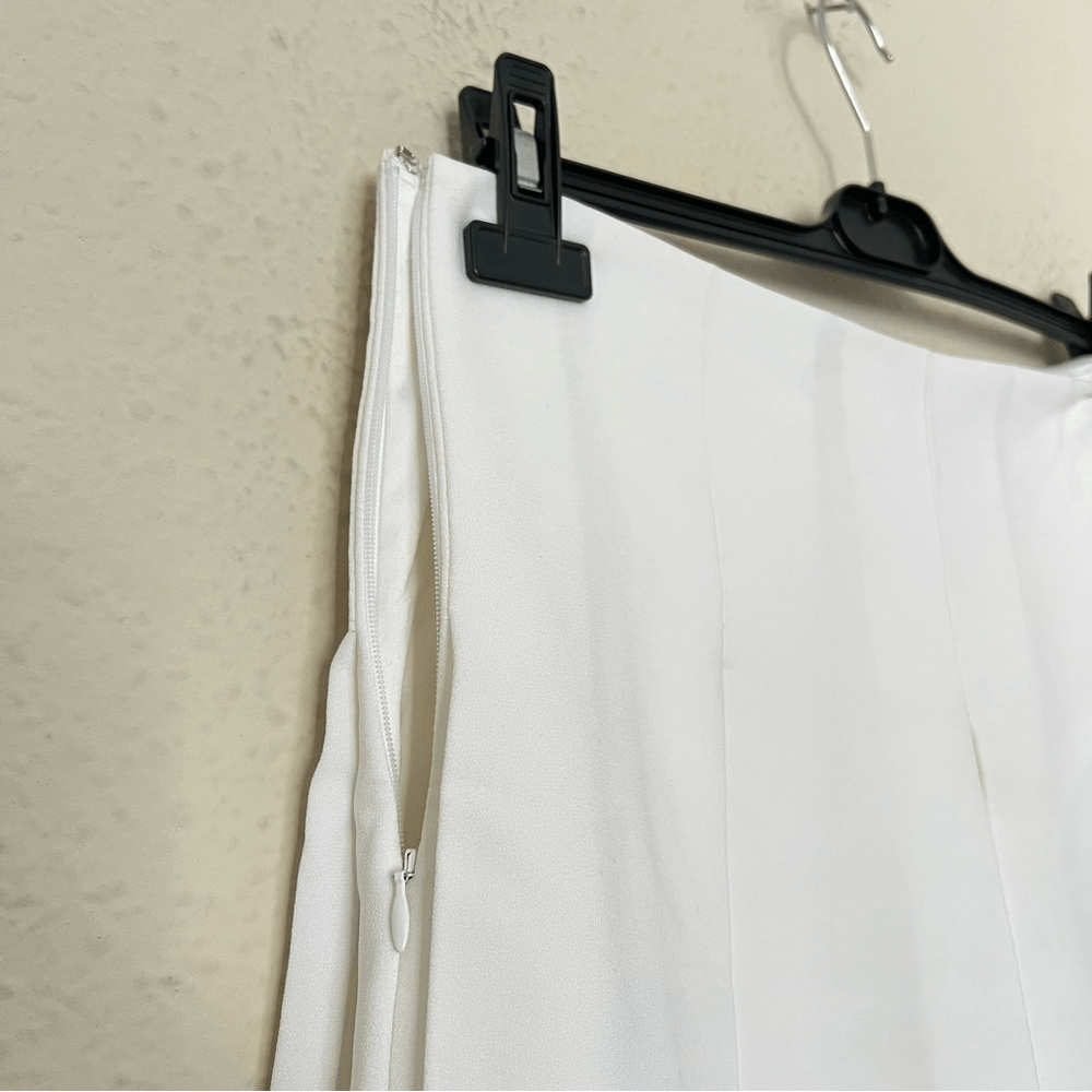 Aritzia Babaton Hathaway Pleated Tennis Skirt in White Size 2