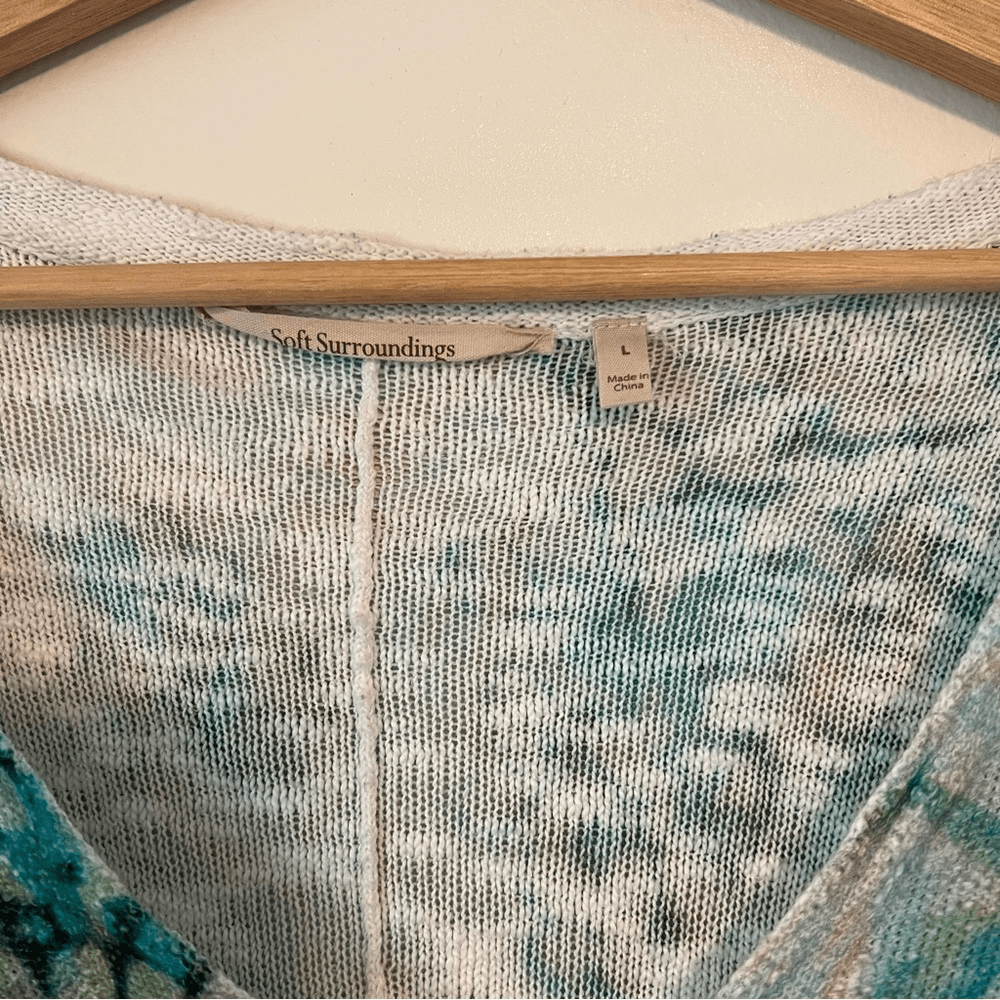 Soft Surroundings V-Neck Sweater Blue Floral Pullover Knit Size Large