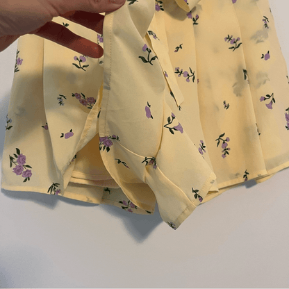 Aritzia Sunday Best Westley Pleated Short Pastel Yellow Size 2