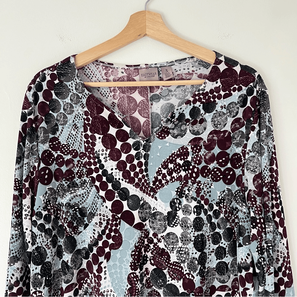 Chico's Easywear Printed V- Neck Blouse Size 3 / XL