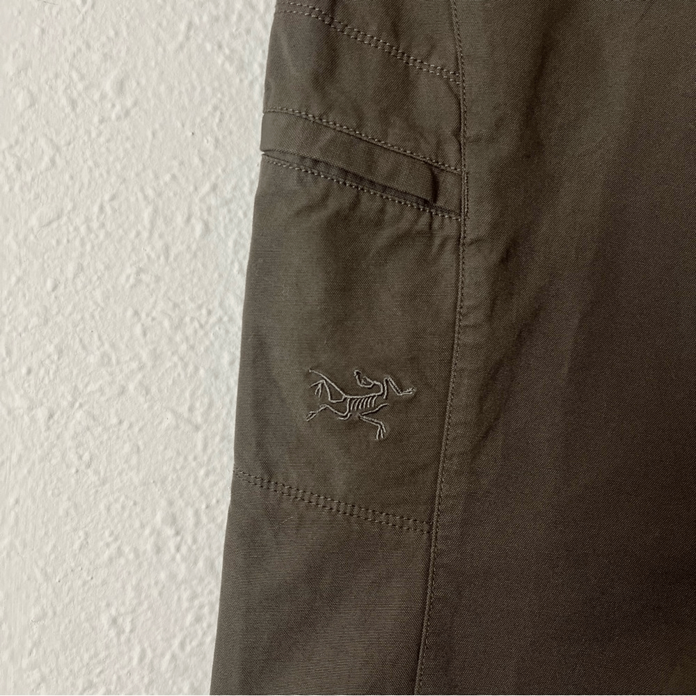 ARCTERYX Womens Cropped Cargo Capri Pants in Green Size 14 Outdoor Hiking