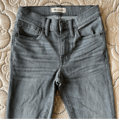 Madewell 10" High Rise Skinny Jeans in Gray Size 24