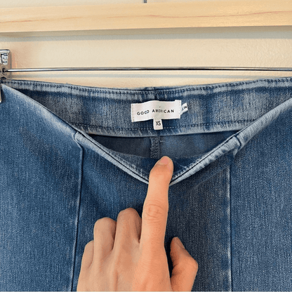 Good American Soft Sculpt Pull-On Extreme Flare Jeans Size XS