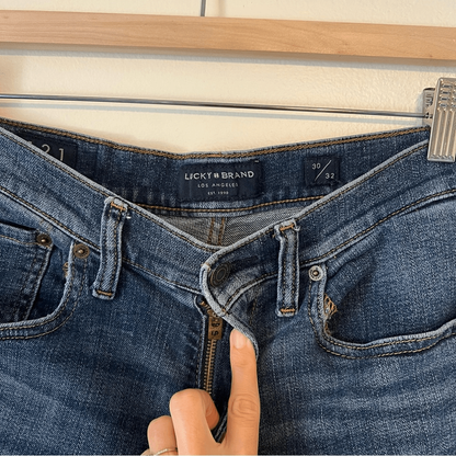Lucky Brand 121 Slim Straight Jeans Size 30x32