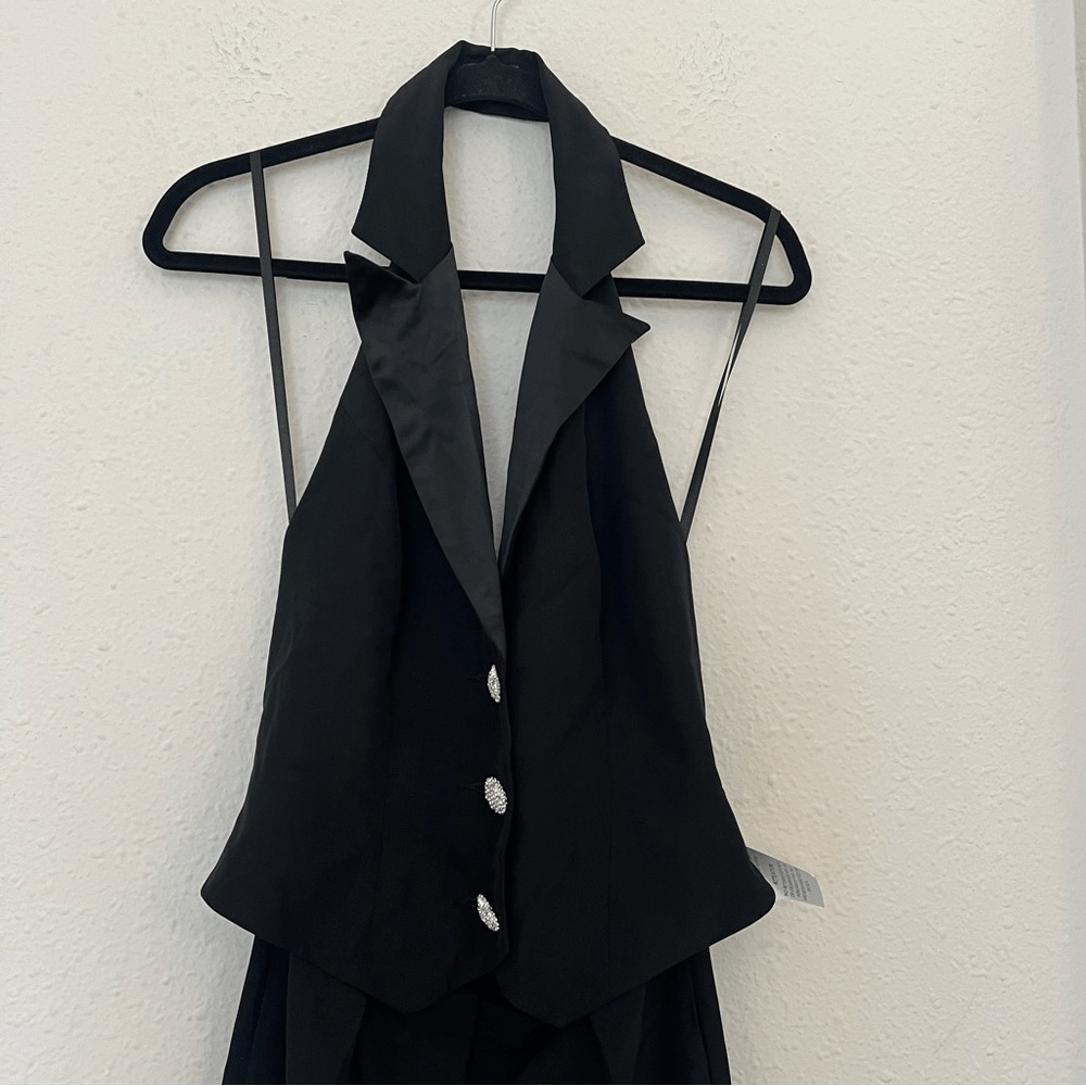 Mac Duggal Black Tuxedo Halter Jumpsuit NEW Size 6 Formal Elegant