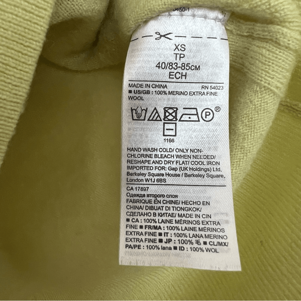 Banana Republic 100% Merino Wool V-Neck Sweater Size XS