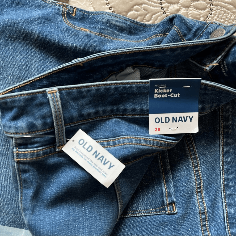 Old Navy Mid-Rise Kicker Boot-Cut Jeans NEW Plus Size 28