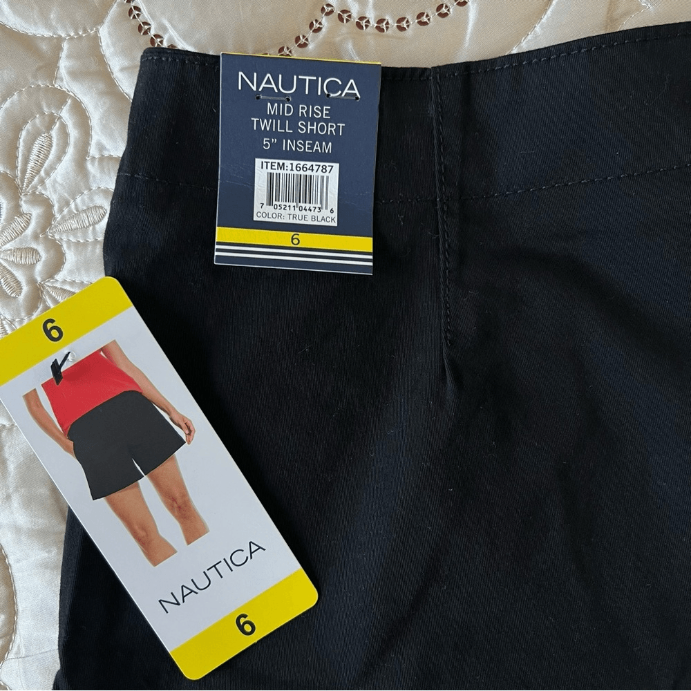 Nautica Women’s Mid-Rise Twill Shorts Black NEW Size 6