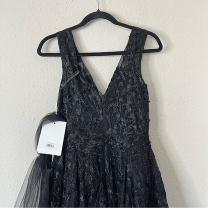 Mac Duggal Floral Embroidered Illusion V-Neck Gown Black Maxi Dress NEW Size 2