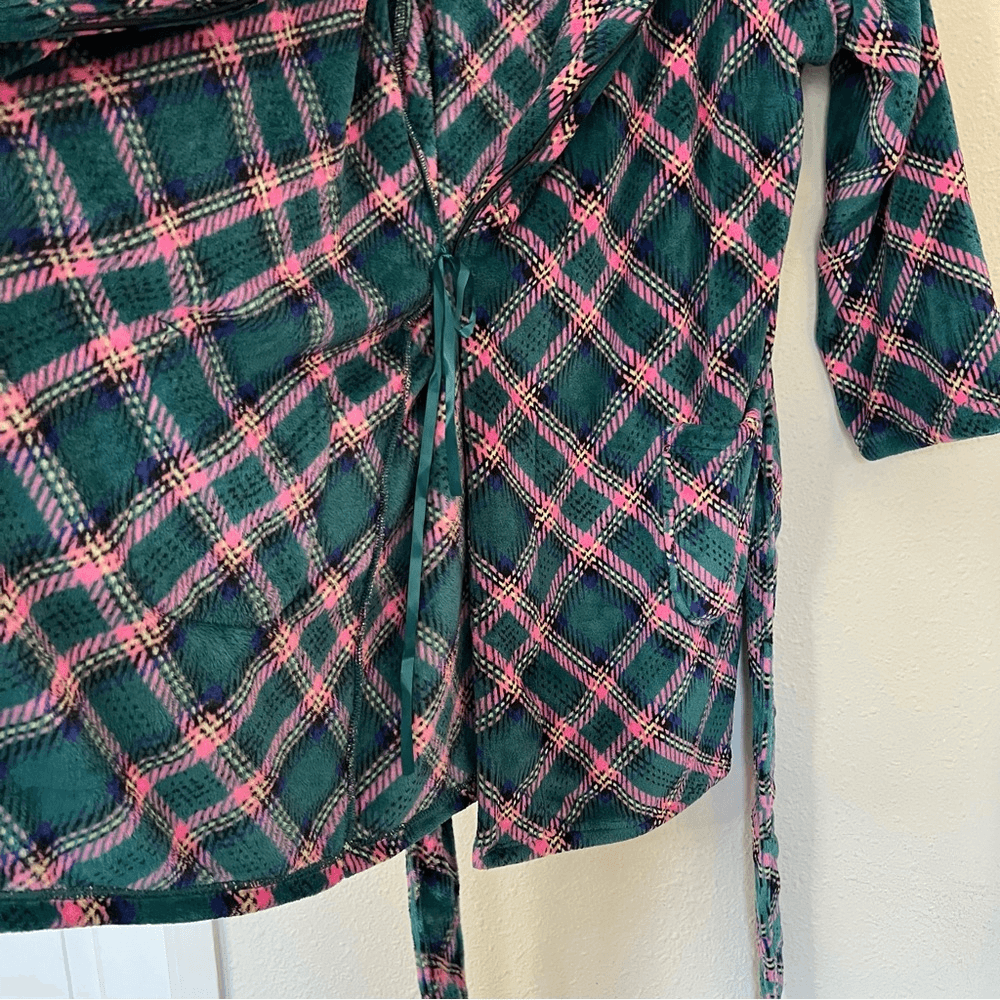 Victoria’s Secret Plaid Plush Velour Plaid Robe NEW Size M/L