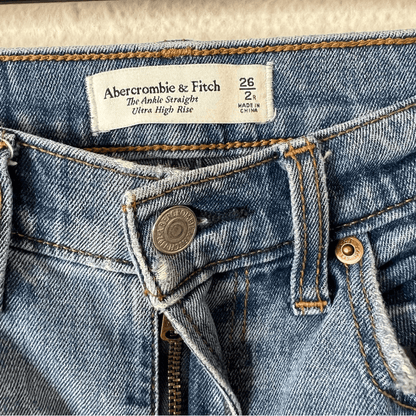 Abercrombie & Fitch The Ankle Straight Ultra High Rise Distressed Jeans Size 26