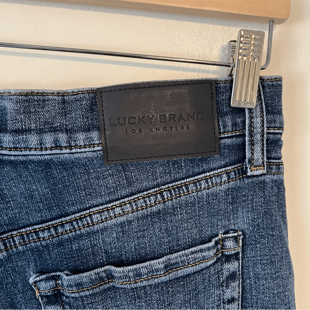Lucky Brand 121 Slim Straight Jeans Size 30x32