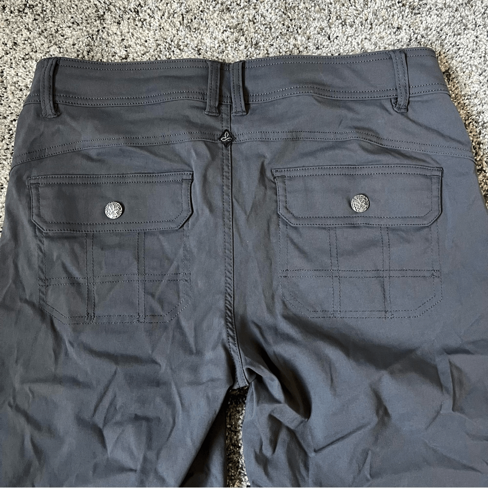 Prana Mid Rise Relaxed 11” Shorts NEW Size 8 Gray Stretchy