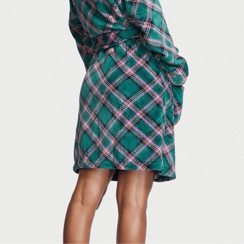 Victoria’s Secret Plaid Plush Velour Plaid Robe NEW Size M/L