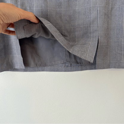 Aritzia Sunday Best Plaid Notched Mini Skirt in Gray Size 8