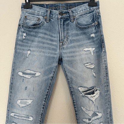 American Eagle Men’s Slim Straight Light Wash Distressed Jeans Size 28x30