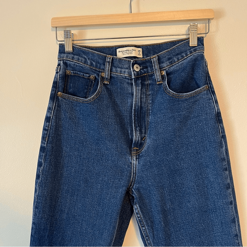 Abercrombie & Fitch Curve Love The Ankle Straight Ulta High Rise Jeans Size 26/2