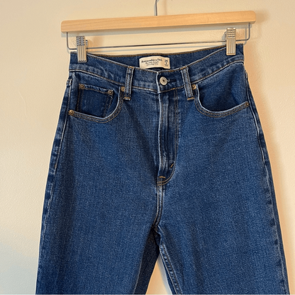 Abercrombie & Fitch Curve Love The Ankle Straight Ulta High Rise Jeans Size 26/2