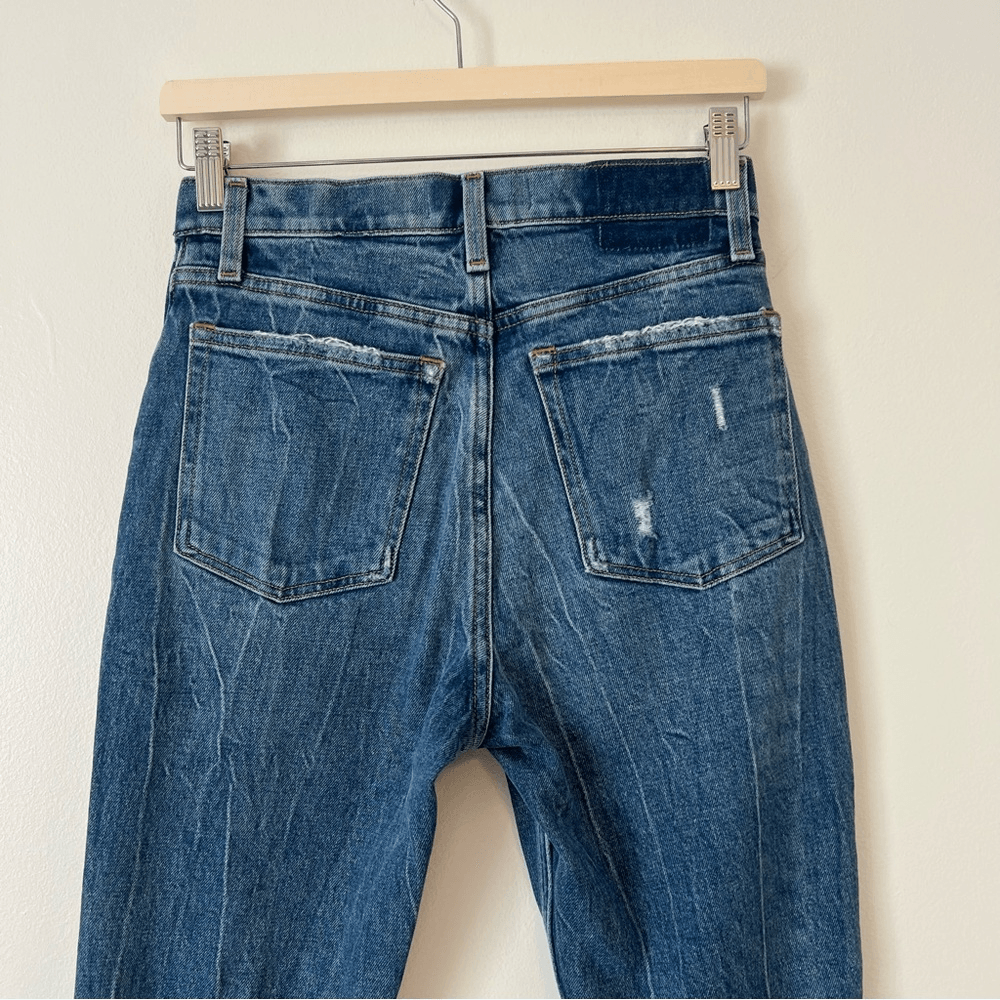 Abercrombie & Fitch High Rise Mom Jeans Size 26 / 2R Distressed