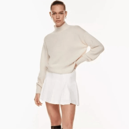 Aritzia Babaton Hathaway Pleated Tennis Skirt in White Size 2