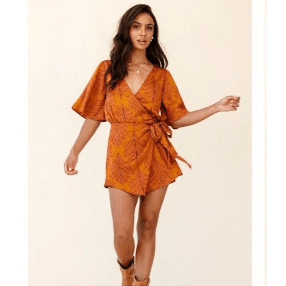 Saints and Secrets NADI V-Neck Wrap Romper Size Small
