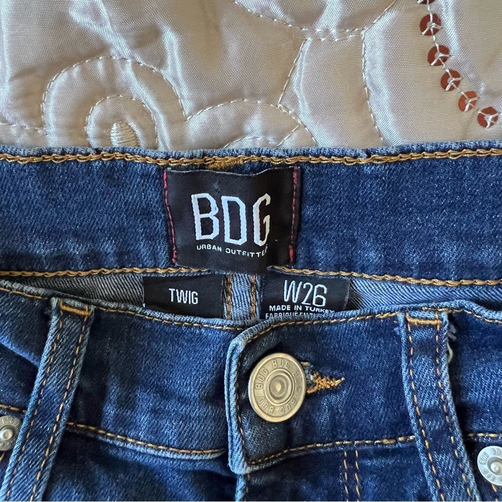 Urban Outfitters BDG Twig High Rise Dark Wash Jeans Size 26