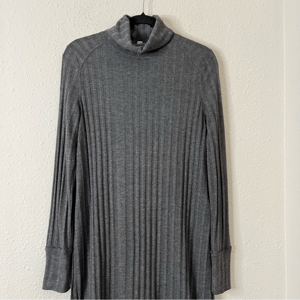 Free People We The Free Ribbed Turtleneck Tunic in Gray Size Small