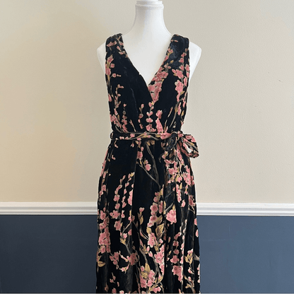 Baltic Born Lennon Velvet Floral Maxi Front Slit Dress in Black NEW Size Medium