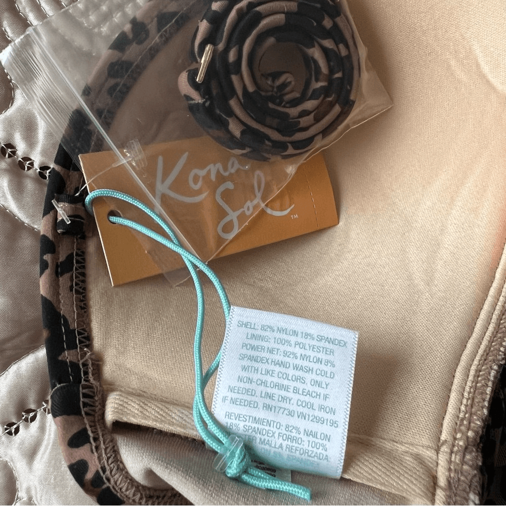 Kona Sol Leopard Print Tankini Swim Top Twist Front Bandeau Flyaway NEW Small