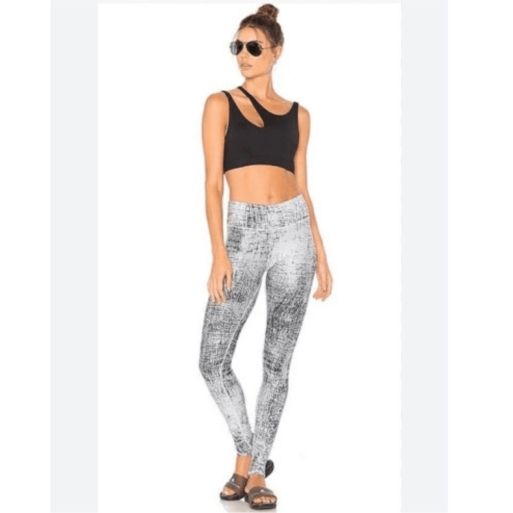 ALO Yoga Tech Lift Airbrush Full-Length Performance Leggings In Crackle Gray S