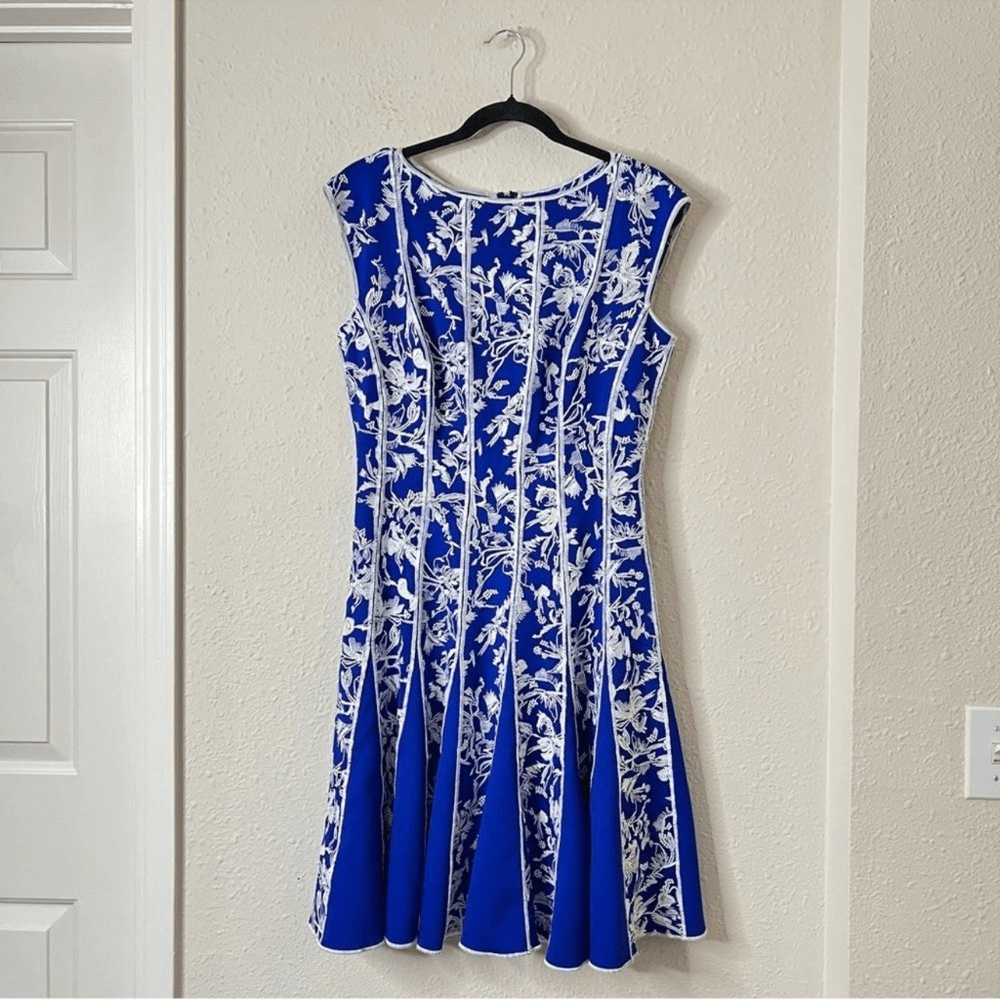 Tadashi Shoji Embroidered Neoprene Mini Dress Size Large