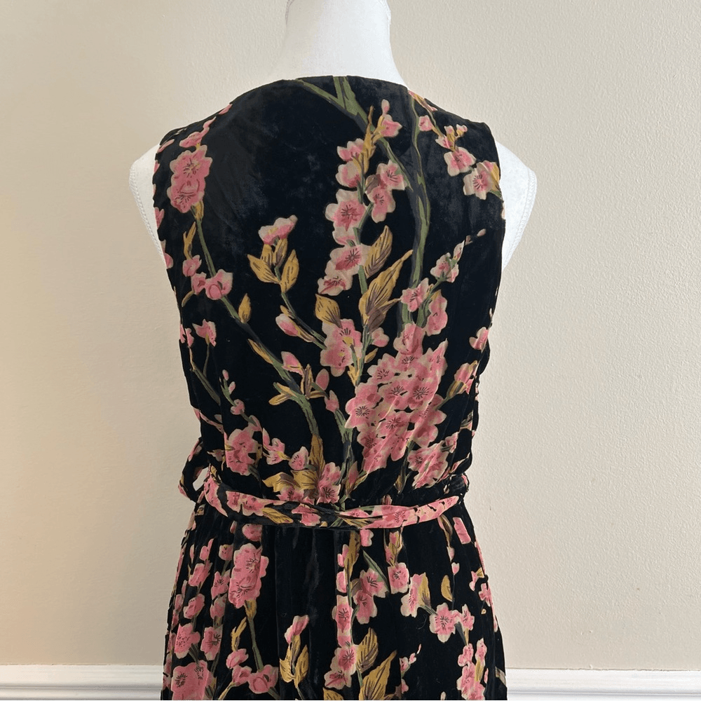 Baltic Born Lennon Velvet Floral Maxi Front Slit Dress in Black NEW Size Medium