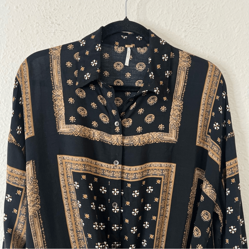 Free People Little Secrets Scarf Print Button Up Shirt Blouse Size Small
