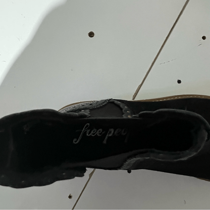 Free People Black Chelsea Boots with Studded Detailing NWOT Size 37,5