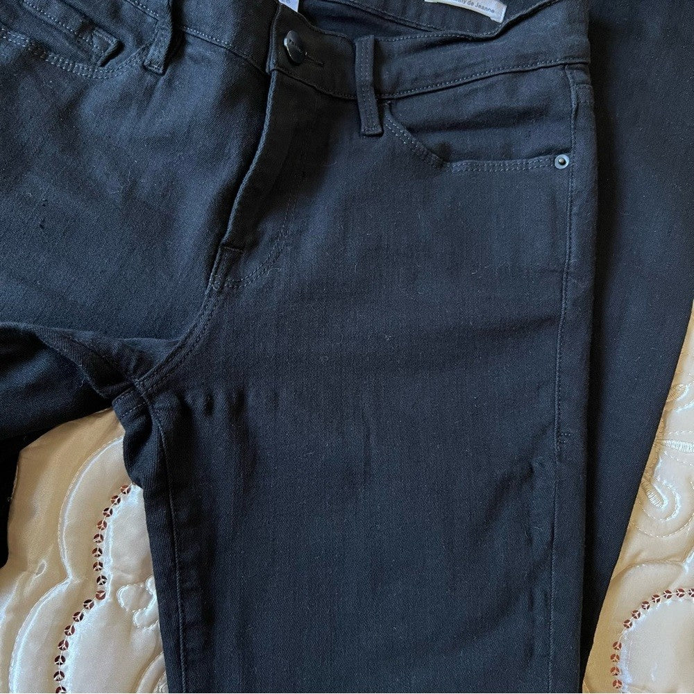 FRAME Le Skinny De Jeanne Raw Stagger Hem Jeans in Black Size 26