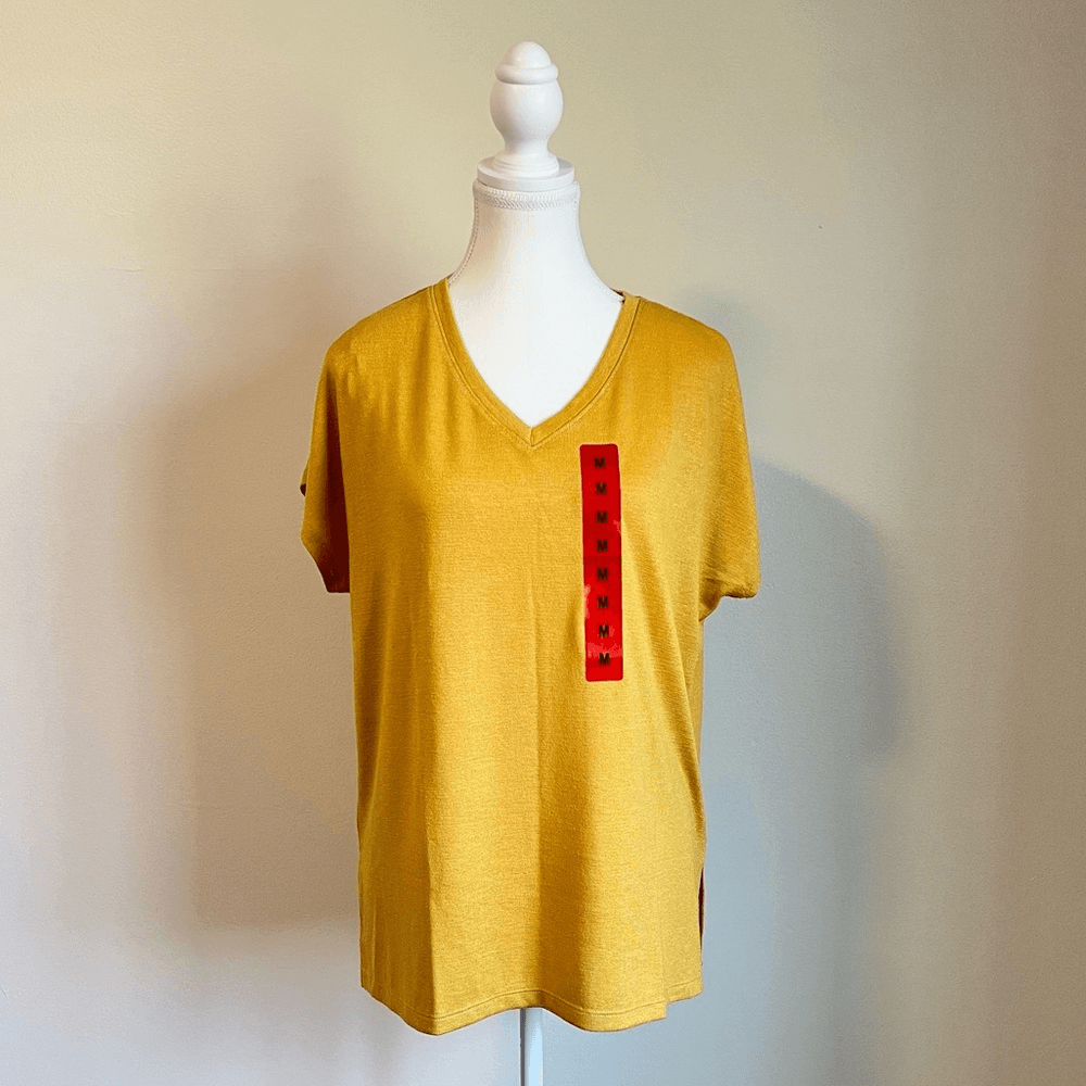 Orvis Women's Short Sleeve V-Neck Tunic Knit Top Size Medium Yellow