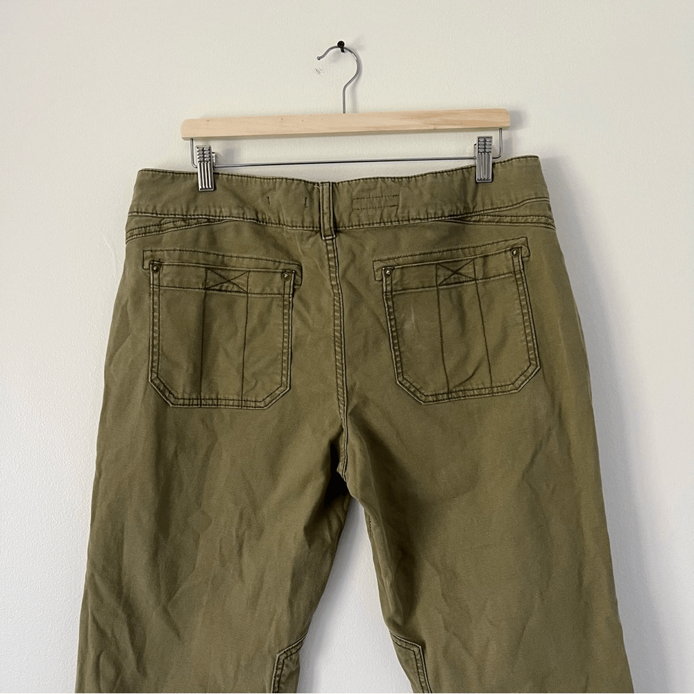 Anthropologie Pilcro The Wanderer Low Rise Trouser Pants in Green Size 32 Cotton