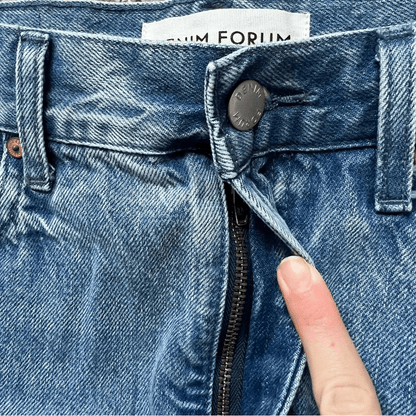 Aritzia Denim Forum The '90s Cargo Mini Denim Skirt Size 23