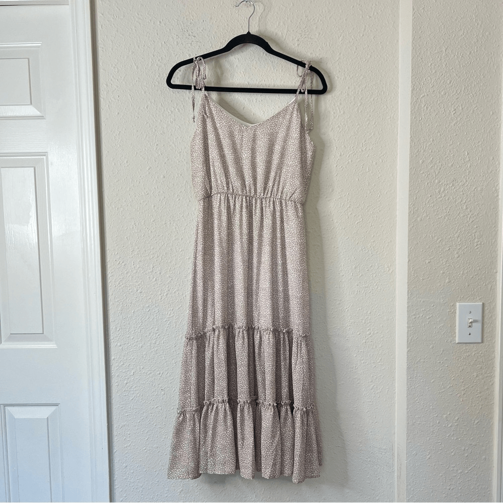 Pink Lily Tiered Midi Dress Size Small in Tan and White