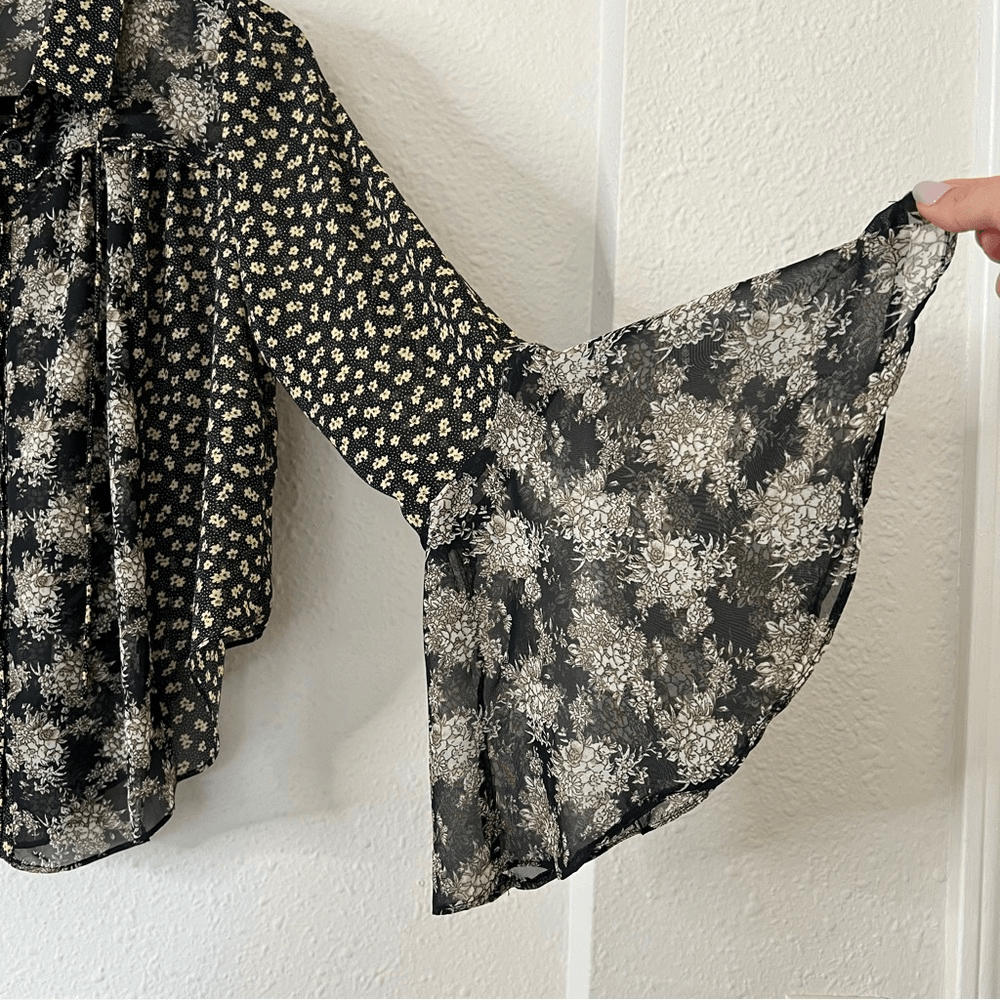 Dress Forum Floral Bell Sleeve Sheer Blouse Top Size Small