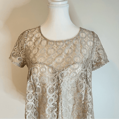 Anthropologie Akemi & Kim Metallic Lace Blouse Size Small Short Sleeve