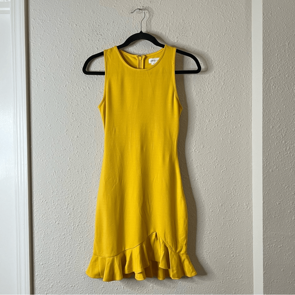 Revolve Lovers & Friends Monroe Mini Dress NEW Size XS in Mustard Yellow